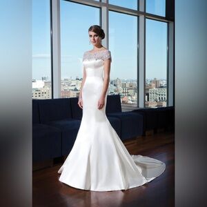 JUSTIN ALEXANDER SIGNATURE Elegant Off White Ivory Silk Mermaid Wedding Dress 10
